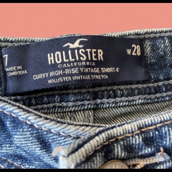 Hollister High-Waisted Curvy Vintage Denim Shorts - Picture 3 of 4